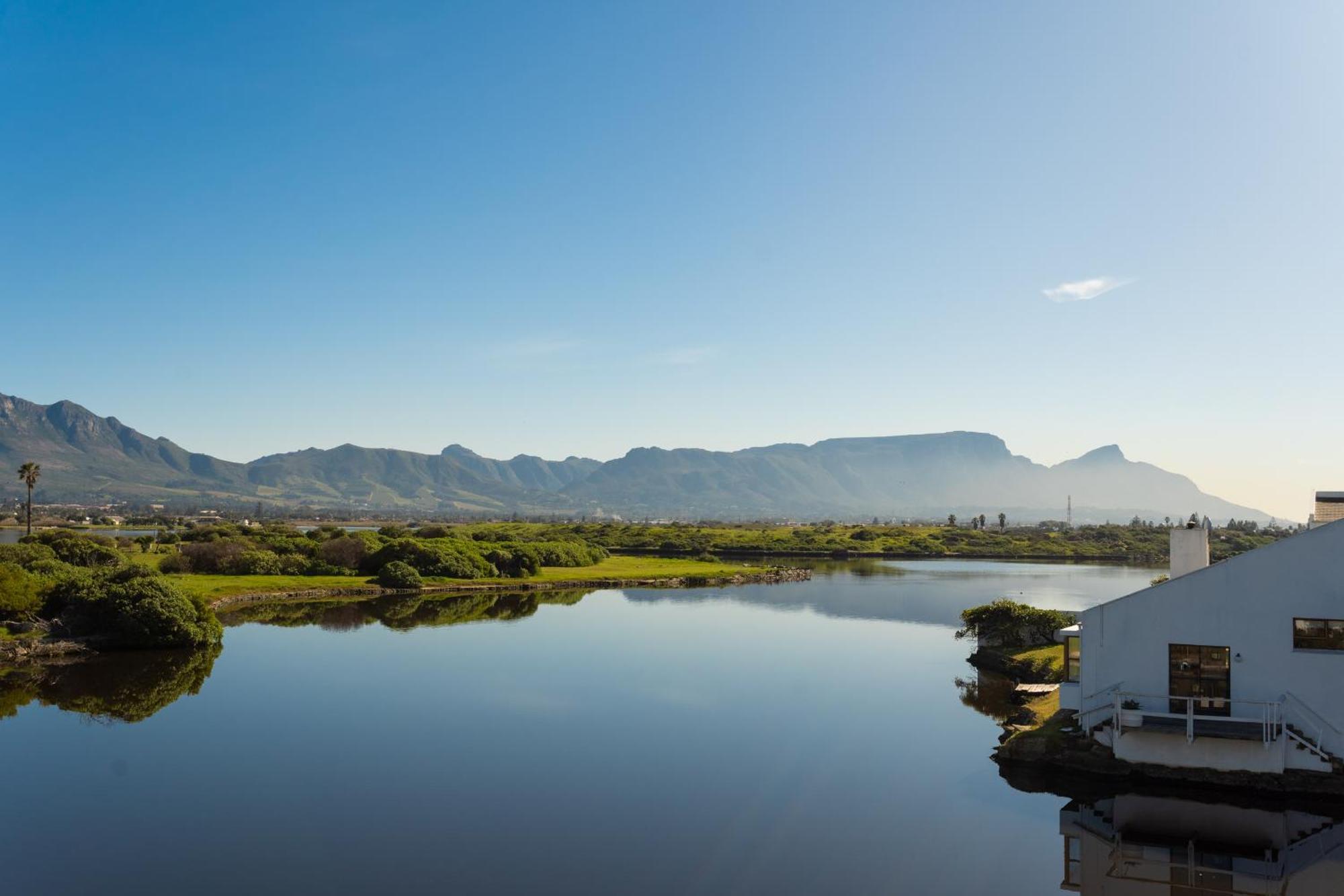 Vlei Cove Guesthouse Cape Town Exterior photo